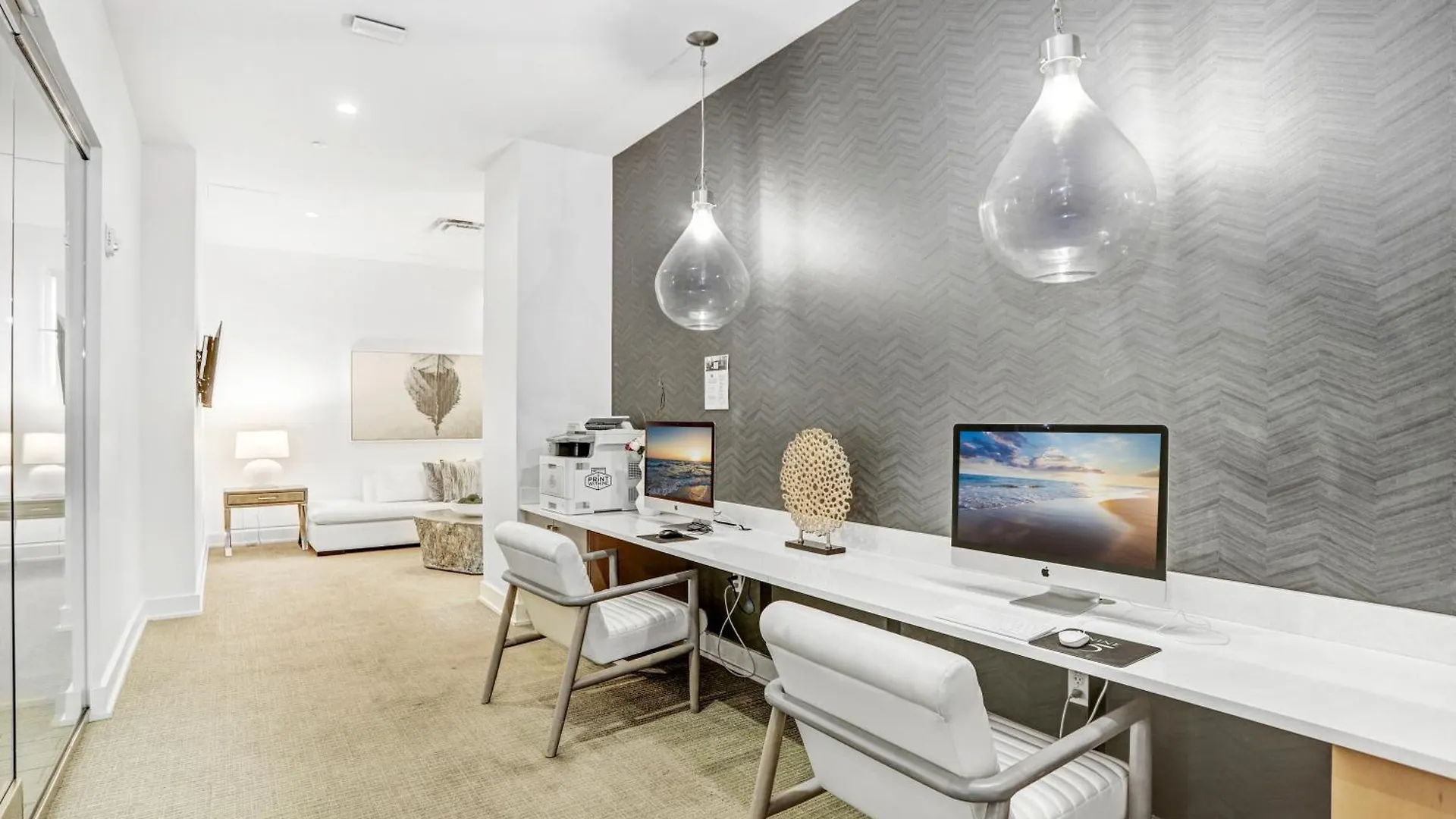 Downtown Tampa Gem 1-Bd W/Pool, Gym, & Sky Lounge Apartment 0*,  United States