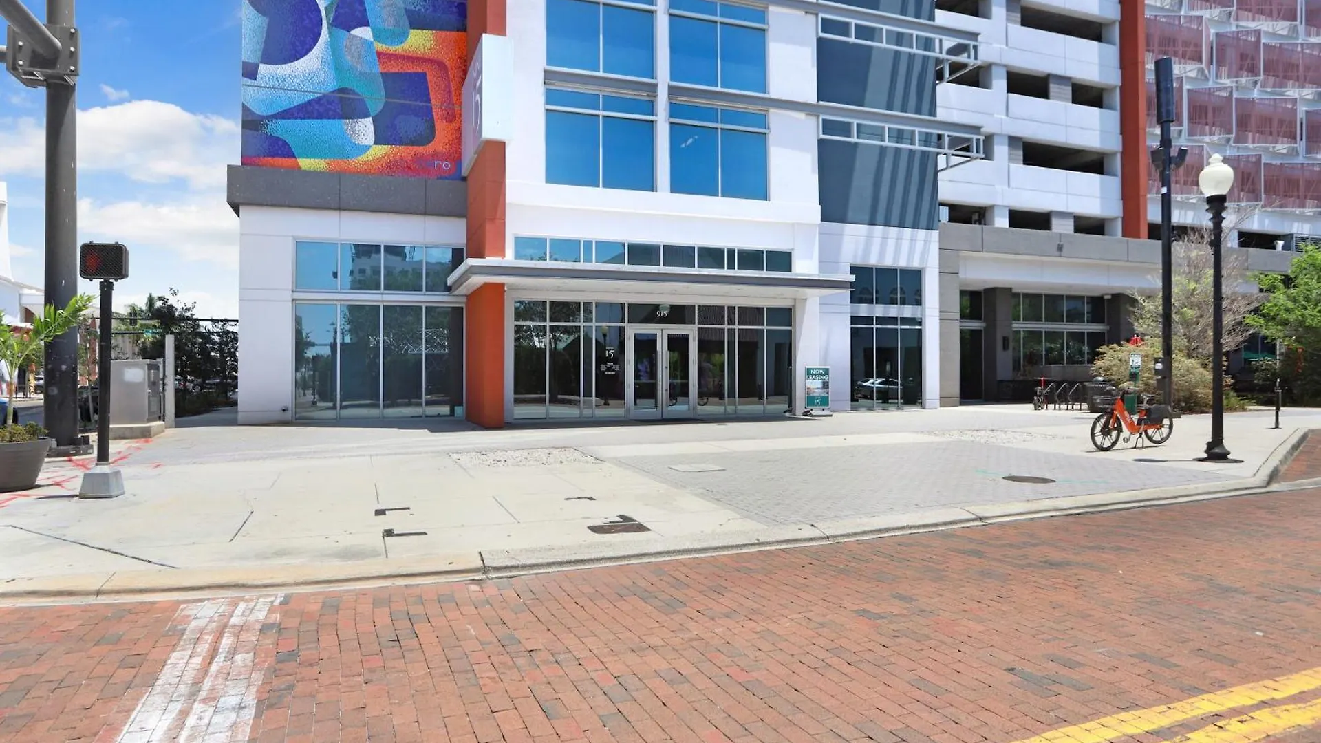 Downtown Tampa Gem 1-Bd W/Pool, Gym, & Sky Lounge Apartment 0*,