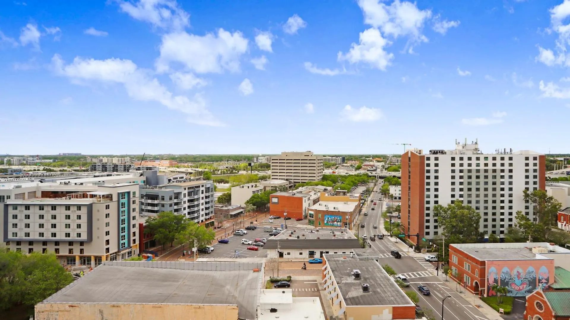 Downtown Tampa Gem 1-Bd W/Pool, Gym, & Sky Lounge Apartment